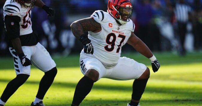 Burrow throws 4 TD passes as Bengals storm past Jackson-less Ravens in 2nd half of 35-13 win