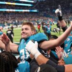 Cam Little's 57-yard FG gives Jaguars 19-17 win over Eagles in wild finish in London