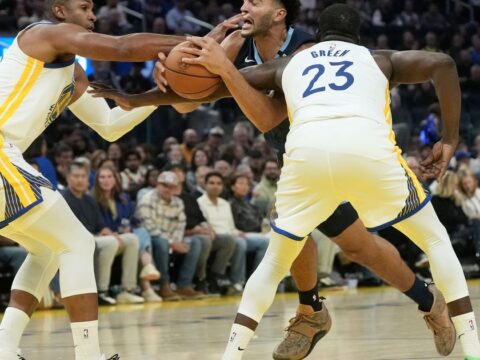 Cameron Boozer hits go-ahead jumper with 20 seconds left, Grizzlies rally to beat Warriors 111-108