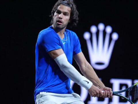 Carlos Alcaraz advances to the third round at the Japan Open