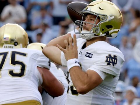 Carr, ground game help No. 3 Notre Dame push past North Carolina 37-26 for 15th straight win