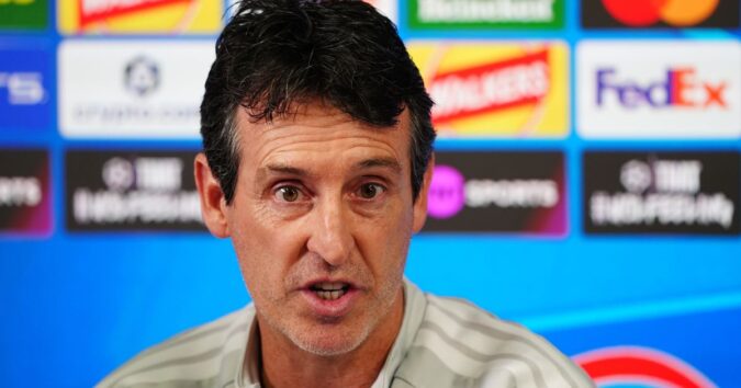 Carragher sorry for comments about Aston Villa that sparked club to say it was taking legal action