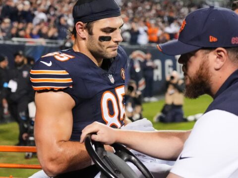 Cole Kmet sidelined by season-ending knee injury, testing tight end depth for the Chicago Bears