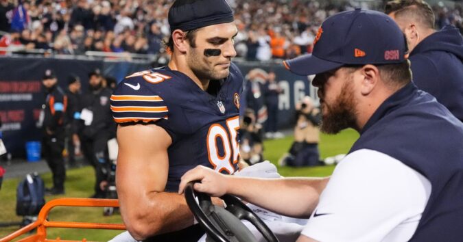 Cole Kmet sidelined by season-ending knee injury, testing tight end depth for the Chicago Bears