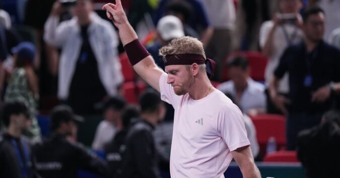 Davidovich Fokina upsets future No. 1 Zverev to reach the Shanghai Masters final