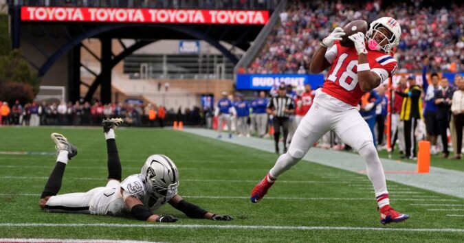 Drake Maye accounts for 5 TDs as Patriots roll past Raiders 45-17