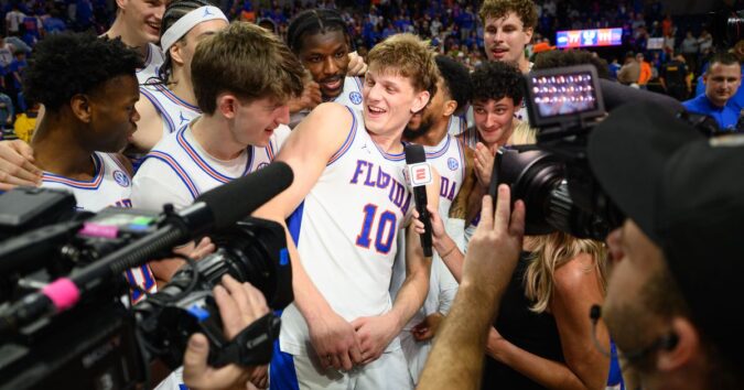 Florida is No. 1 in preseason AP Top 25 men’s poll as Duke, Illini also receive first-place votes