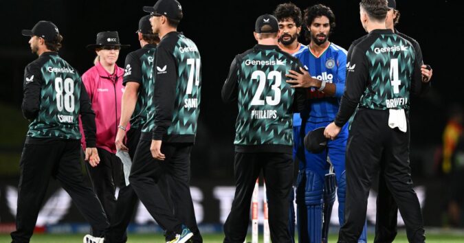 India follows a winning formula; wins the toss and bowls in the 3rd cricket T20 against New Zealand