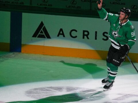 Mikko Rantanen’s overtime hat trick gives the Stars a 3-2 win over the Bruins
