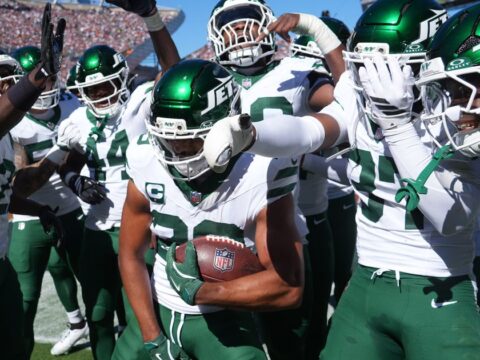 Minkah Fitzpatrick stops the Jets’ NFL-record interception drought at 20 consecutive games