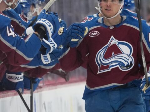 Nathan MacKinnon has goal and 3 assists, Artturi Lehkonen scores twice as Avs beat Penguins 5-2 Nathan MacKinnon has goal and 3 assists, Artturi Lehkonen scores twice as Avs beat Penguins 5-2