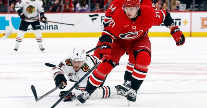 Nikishin returns to Hurricanes on one-year, -million contract