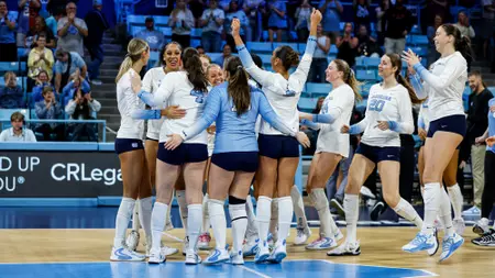 No. 22 Volleyball Sweeps Syracuse 3-0