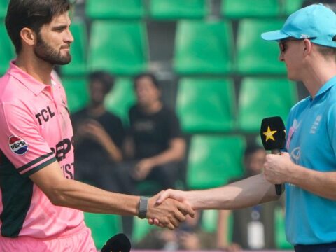 Pakistan wins toss, elects to field against England in tri-series ODI