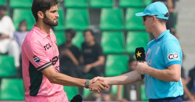 Pakistan wins toss, elects to field against England in tri-series ODI