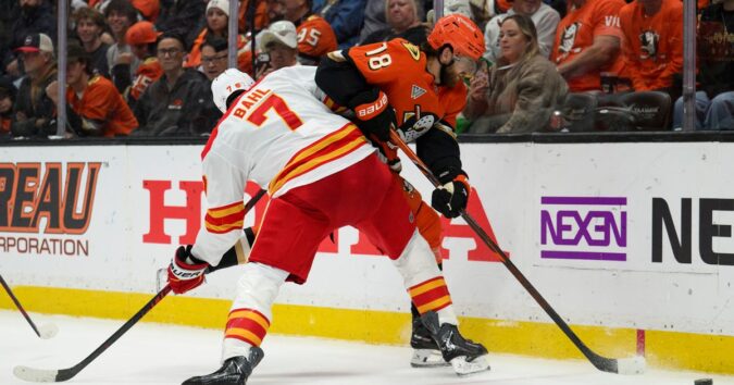Pospisil’s tiebreaking third-period goal pushes Flames to first win of the season, 4-2 over Ducks