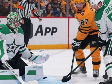 Rickard Rakell scores in shootout to lift Penguins over Stars, 2-1