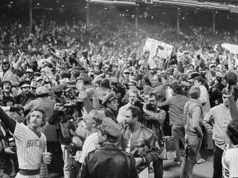 Robin Yount and others from Milwaukee’s 1982 World Series team hope the Brewers finally win it all Robin Yount and others from Milwaukee’s 1982 World Series team hope the Brewers finally win it all