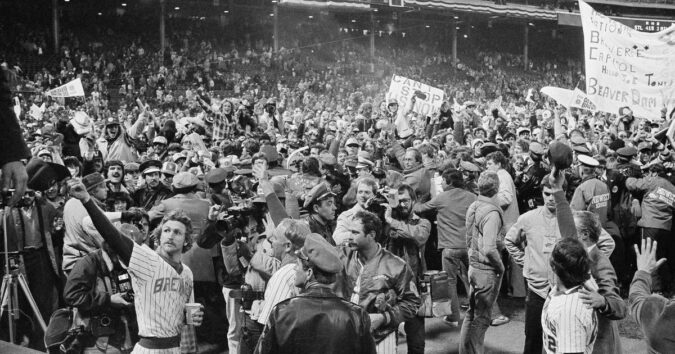 Robin Yount and others from Milwaukee’s 1982 World Series team hope the Brewers finally win it all