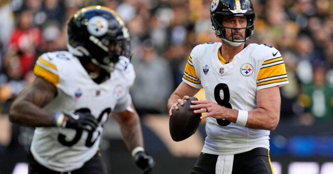 Rodgers throws TD pass in Paris as Steelers beat Saints 16-10 in NFL’s regular-season France debut