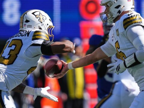 Saints look to take skid-ending performance at Giants into success overseas