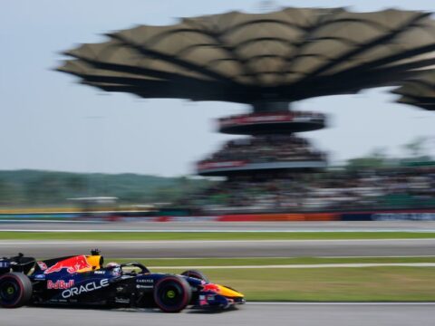 Start delayed again as cars struggle in wet conditions ahead of F1’s Bahrain GP in Malaysia