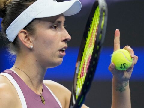 Swiatek defeats Frech 6-2, 6-1 to reach the final 16 at the WTA’s Wuhan Open Swiatek defeats Frech 6-2, 6-1 to reach the final 16 at the WTA’s Wuhan Open