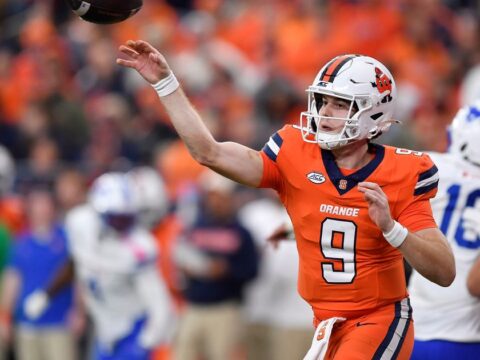 Syracuse scores game-winning touchdown with 17 seconds to go to defeat No. 19 SMU 30-27