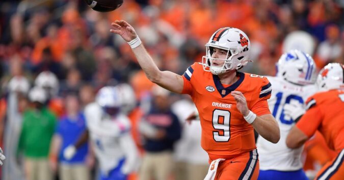 Syracuse scores game-winning touchdown with 17 seconds to go to defeat No. 19 SMU 30-27