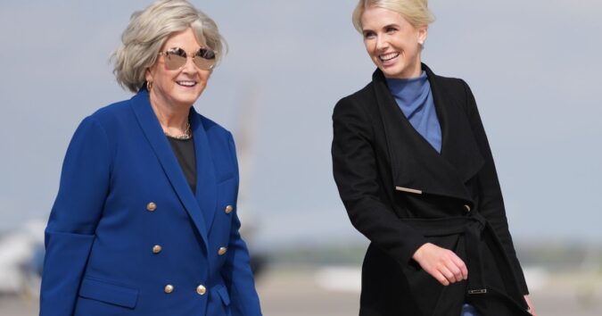 Who’s on Air Force One? Trump’s midterms entourage includes strategists, aides and aging athletes