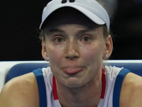 WTA’s top-ranked Elena Rybakina withdraws from quarterfinals in Japan, citing an injury