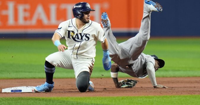 Yankees make 3 errors with Cam Schlittler on the mound in sloppy 1st inning against the Rays