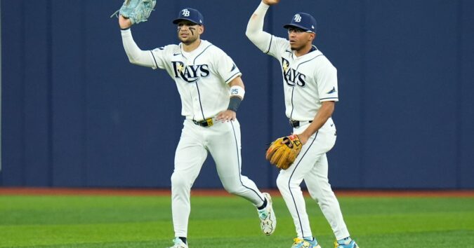 Yankees rookie Spencer Jones flies out off catwalk in Game 2 of ALDS at Tropicana Field